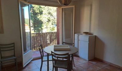 Location longue durée d'un studio meublé avec balcon à Amélie-les-Bains-Palalda 