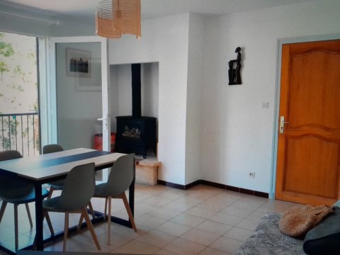 Appartement à louer à Saint-Laurent-de-Cerdans - 550 €/ mois CC