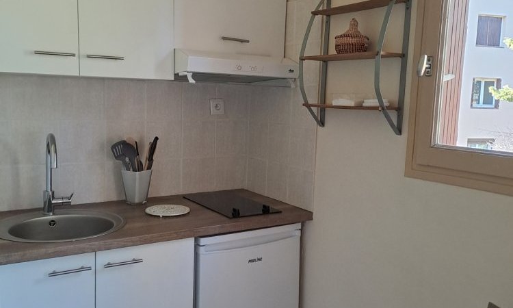 Location longue durée d'un studio meublé avec balcon à Amélie-les-Bains-Palalda 